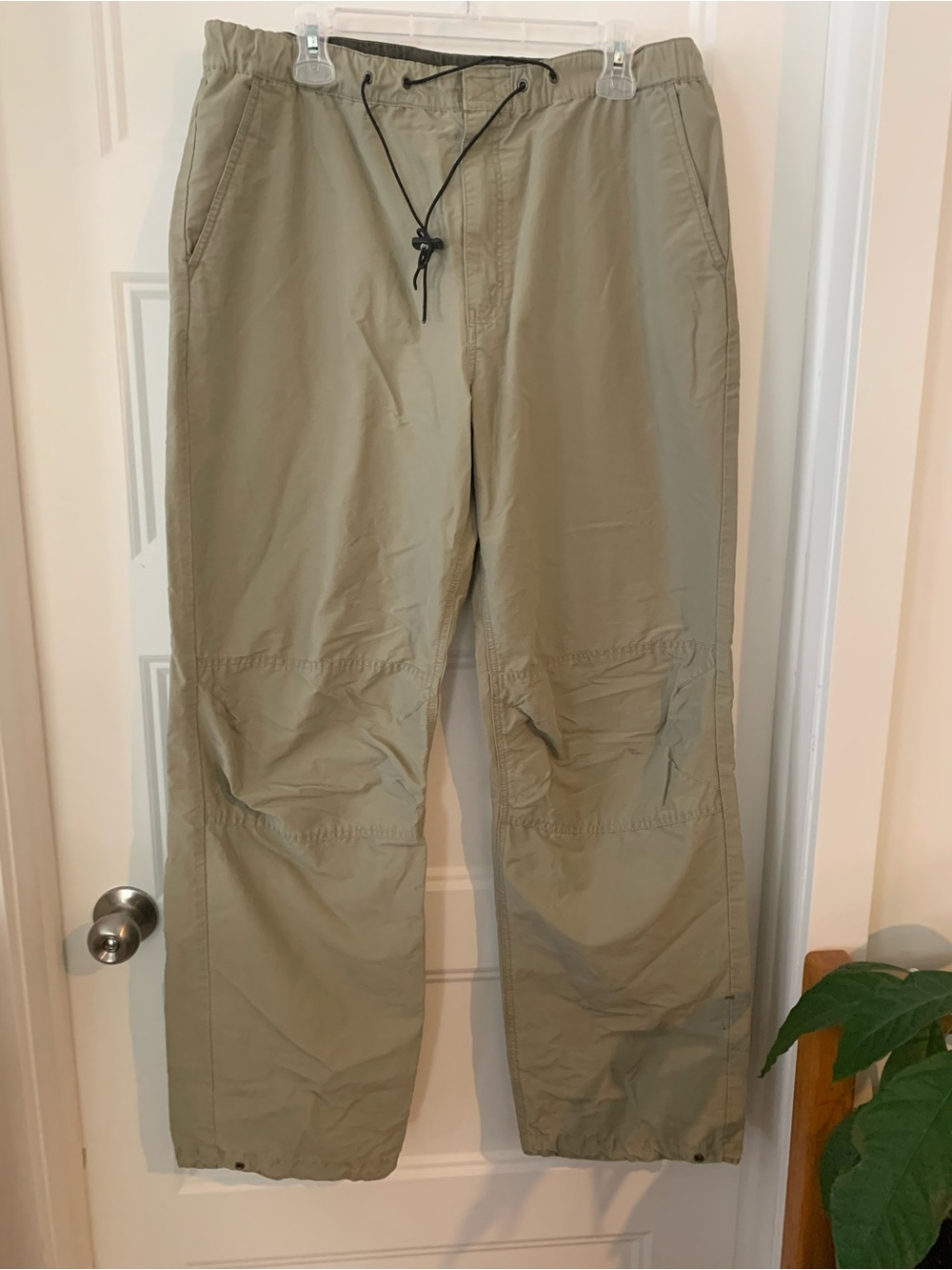 LEVI'S Men's parachute cargo Taupe Drawstring Utility Pants